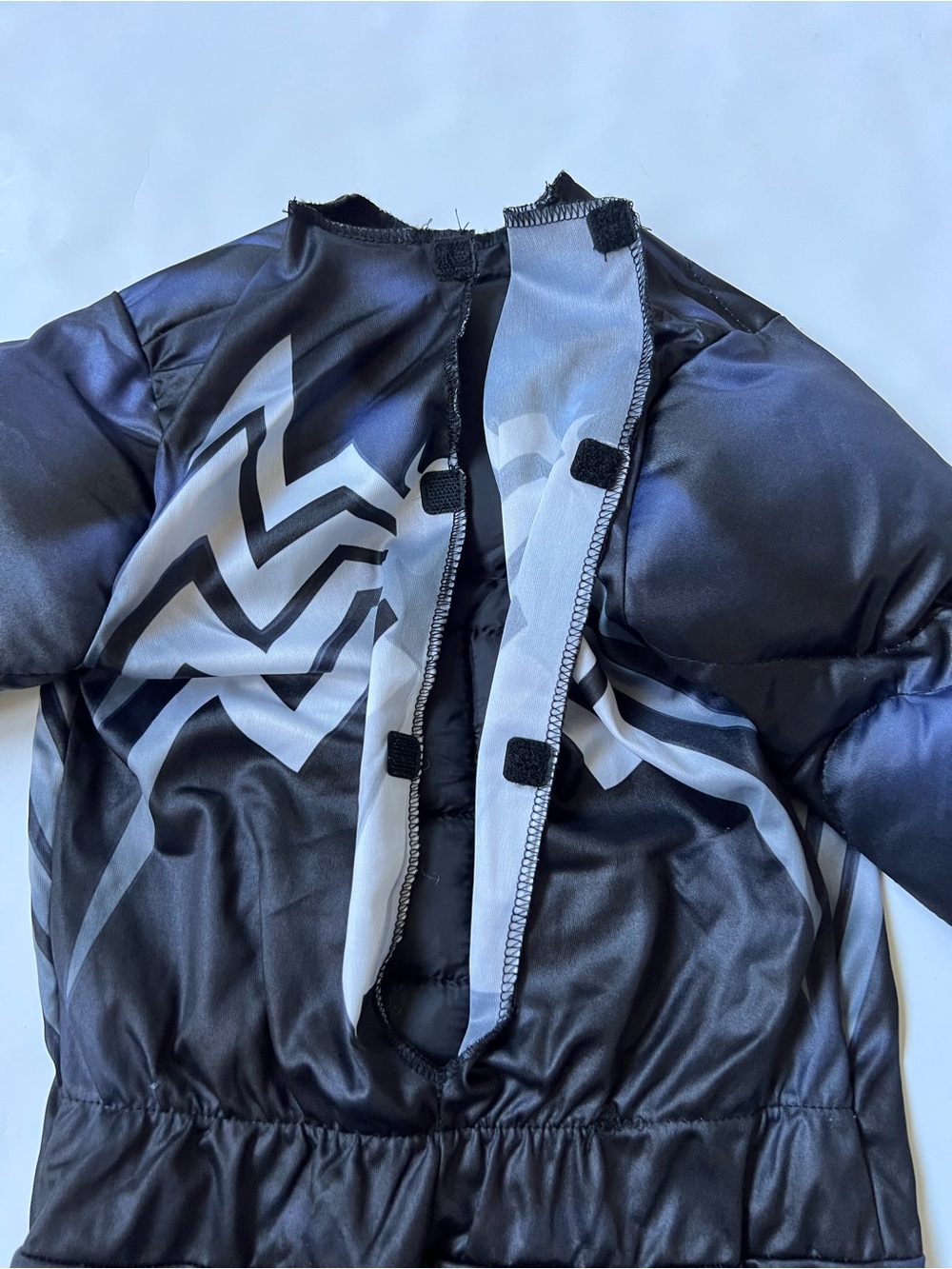 Jazwares Marvel Venom Child Costume Padded Muscles Jumpsuit Mask Small (4/7) - Picture 13 of 16